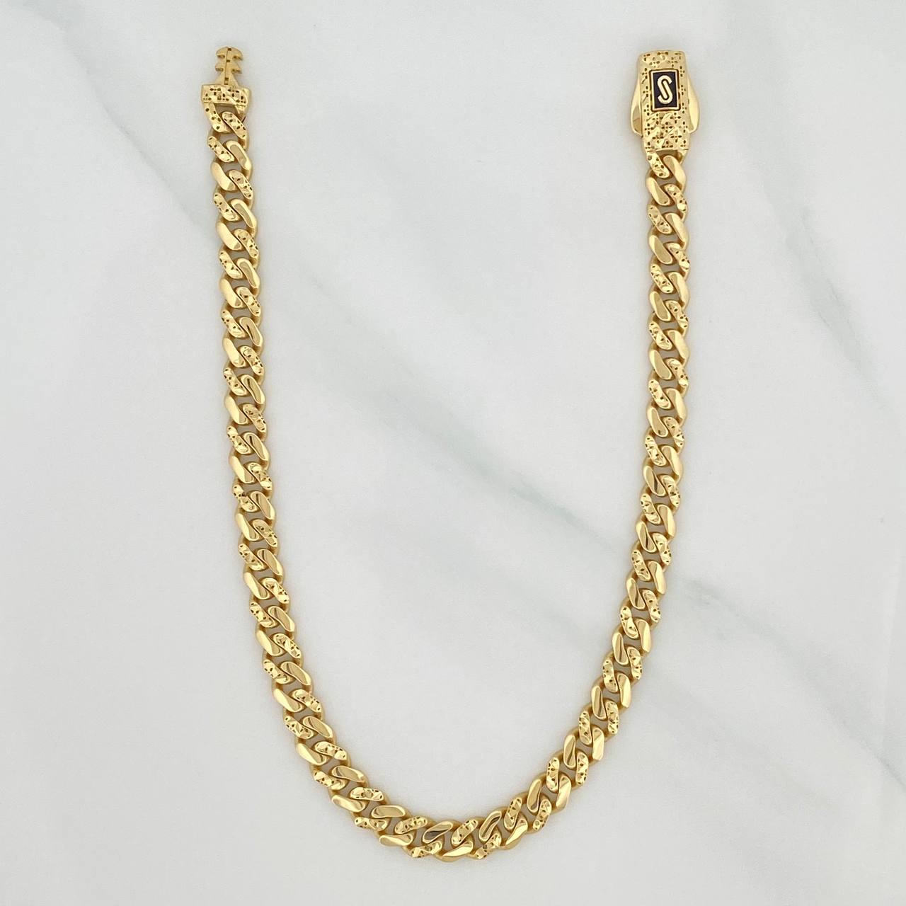 Pulso Cubano Infinito 7.15 g / 8 in / 4.8 mm Oro Amarillo 18K