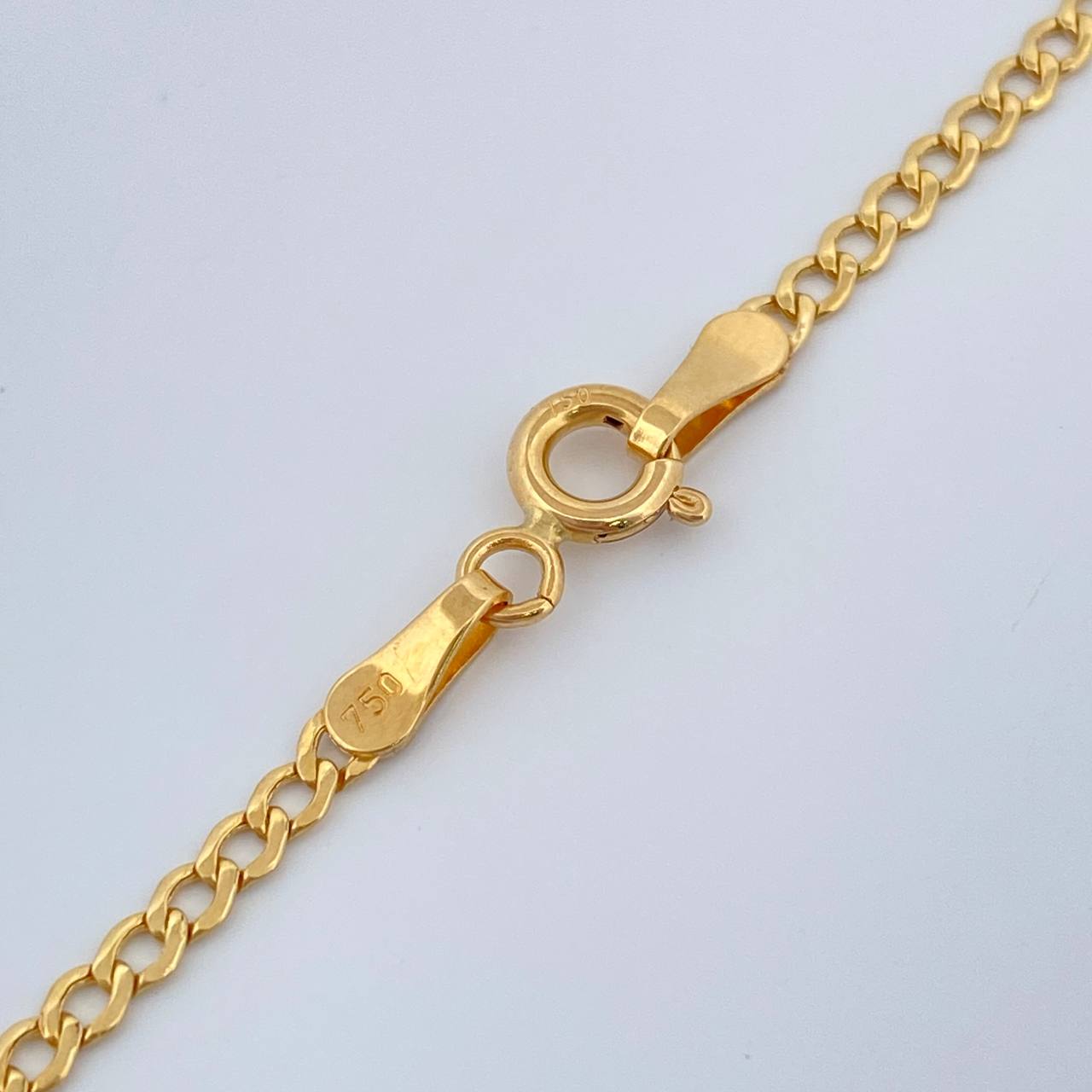 Cadena Mini Cubana 2.45gr / 23 1/2 in / 2mm Oro Amarillo +1 18K %