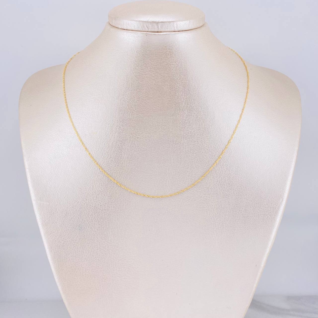 Cadena Singapur 0.7g / 16 in / 1mm Oro Amarillo 18K