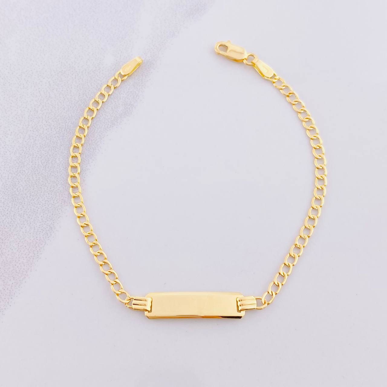 Pulso Cubano Placa Rectangular 2.2g / 6 1/2 in / 2.6mm Oro Amarillo 18K