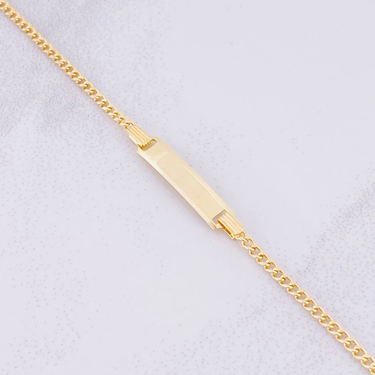 Pulso Cubano Placa Rectangular 1.65g / 6 1/2 in / 1.8mm Oro Amarillo 18K