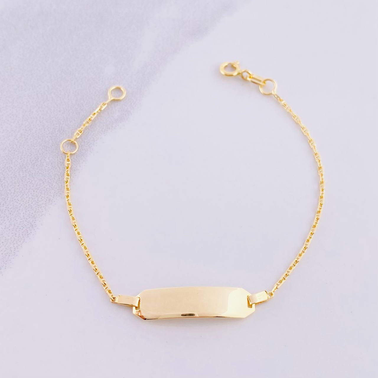 Pulso Modulable Escalera Placa Puntas Planas 2.1g / 5 1/2 in - 6 1/4 in / 2.6mm Oro Amarillo 18K