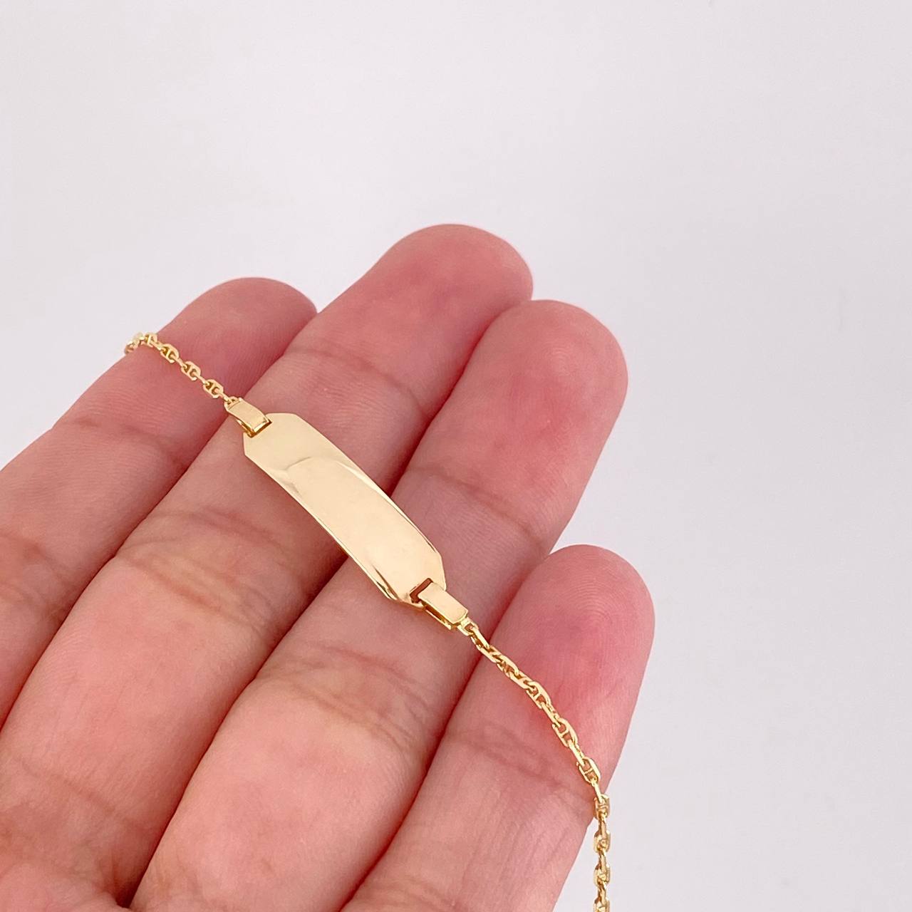 Pulso Modulable Escalera Placa Puntas Planas 2.1g / 5 1/2 in - 6 1/4 in / 2.6mm Oro Amarillo 18K