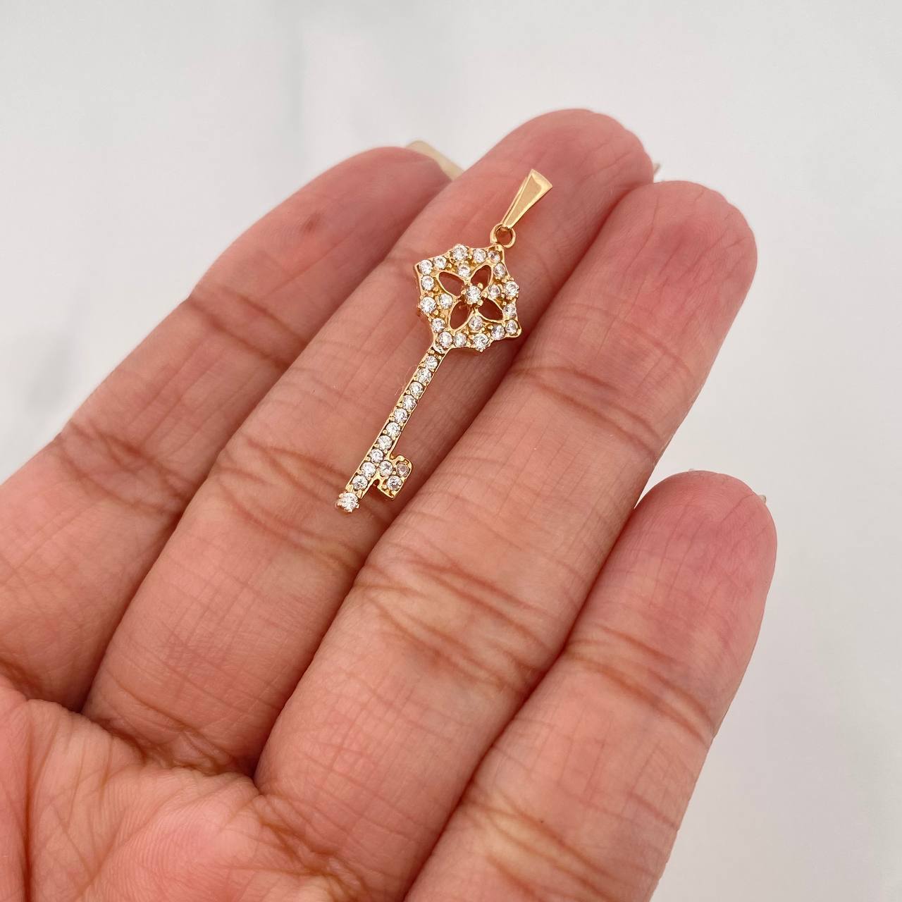 Pendant Key Flower 1.65 g / 1 1/4 in Yellow Gold 18K