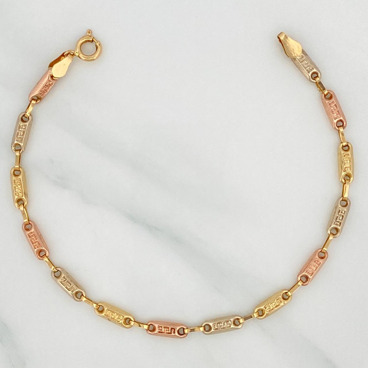 Rustic Tribal Bracelet 3.35 g / 7 3/4 in / 3.57 mm Three Golds 18K