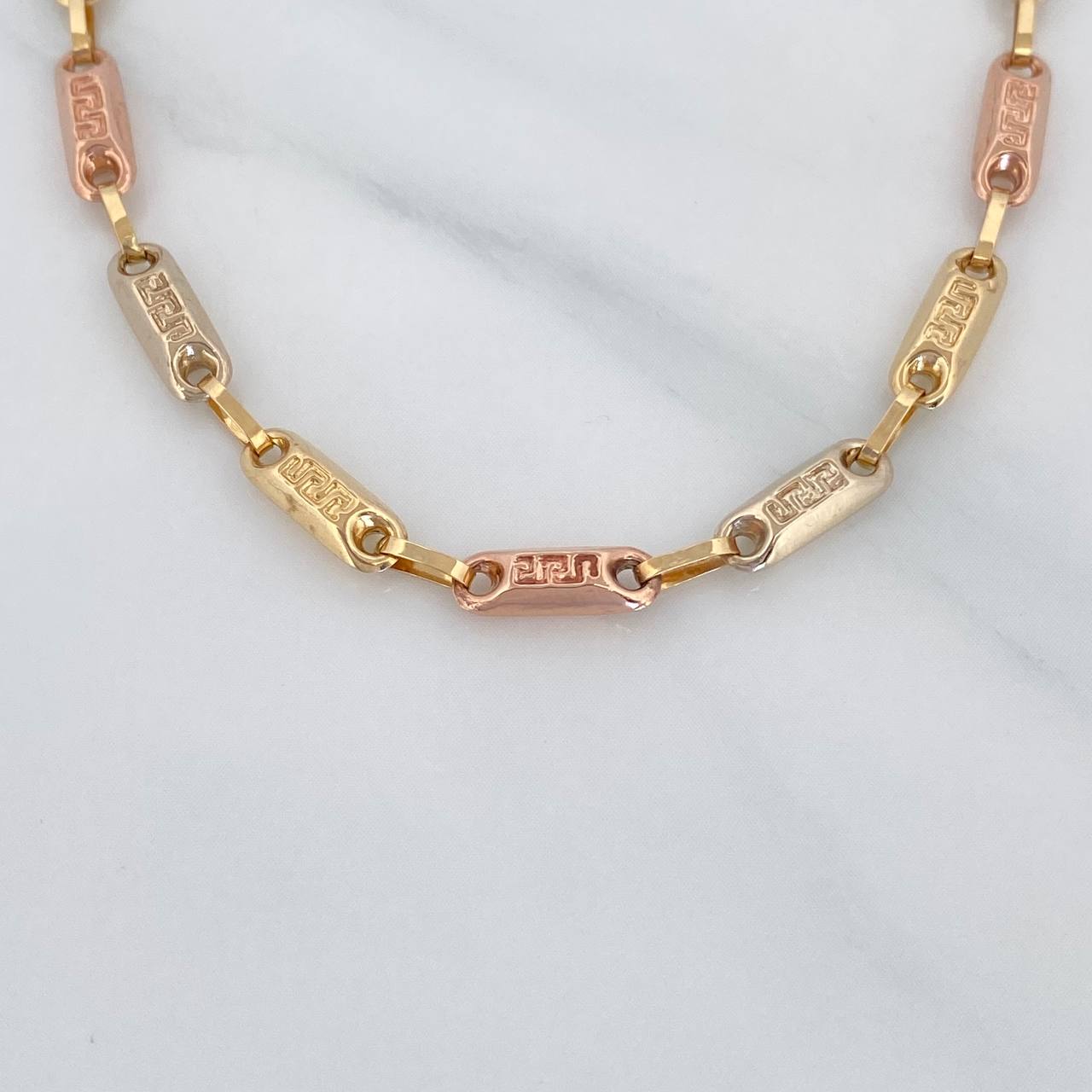 Rustic Tribal Bracelet 3.35 g / 7 3/4 in / 3.57 mm Three Golds 18K