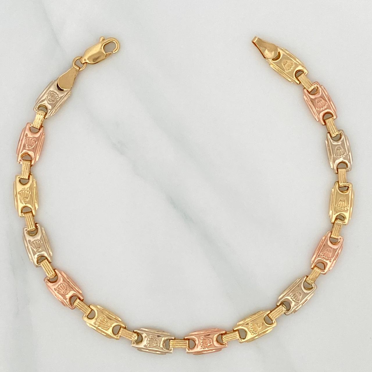 Rustic Bracelet Crown 5.55 g / 8 1/4 in / 5.75 mm Three Golds 18K