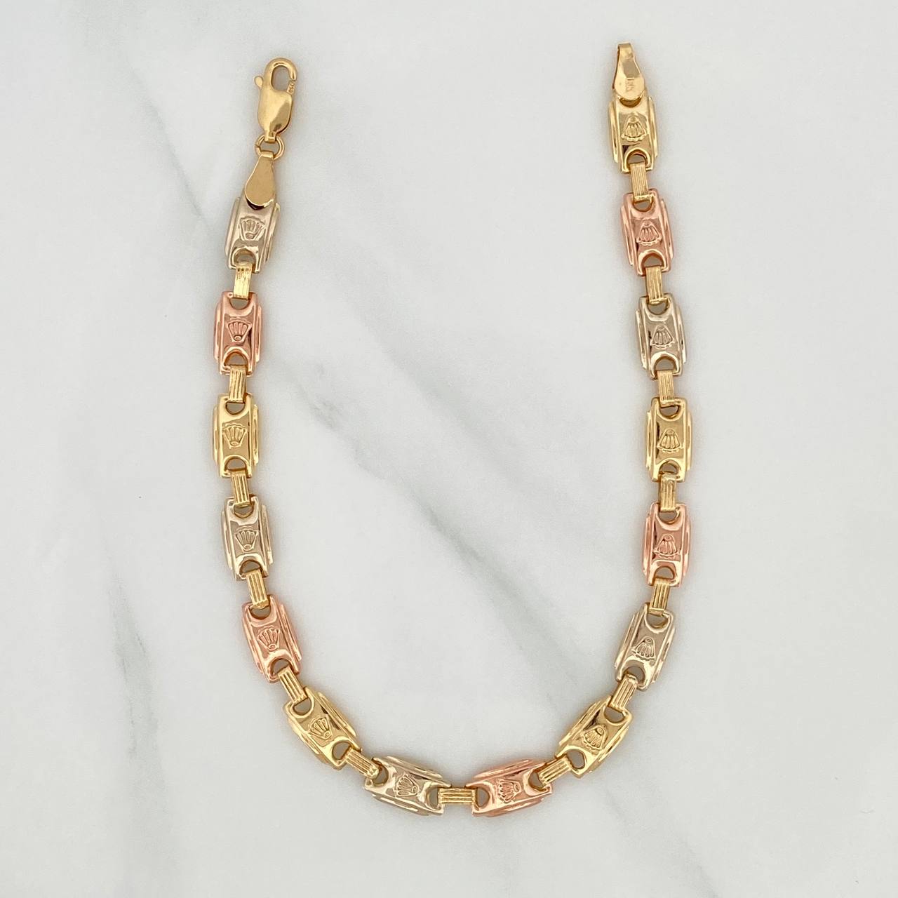Rustic Bracelet Crown 5.55 g / 8 1/4 in / 5.75 mm Three Golds 18K