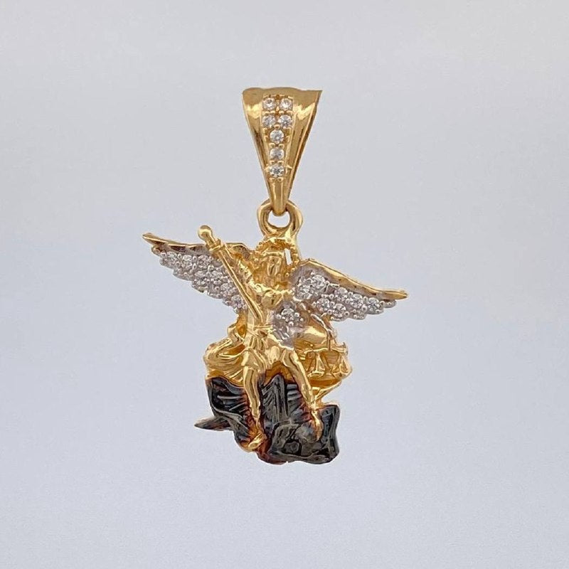 Pendant Saint Michael Archangel 2.8 g / 1 in Three Golds 18K