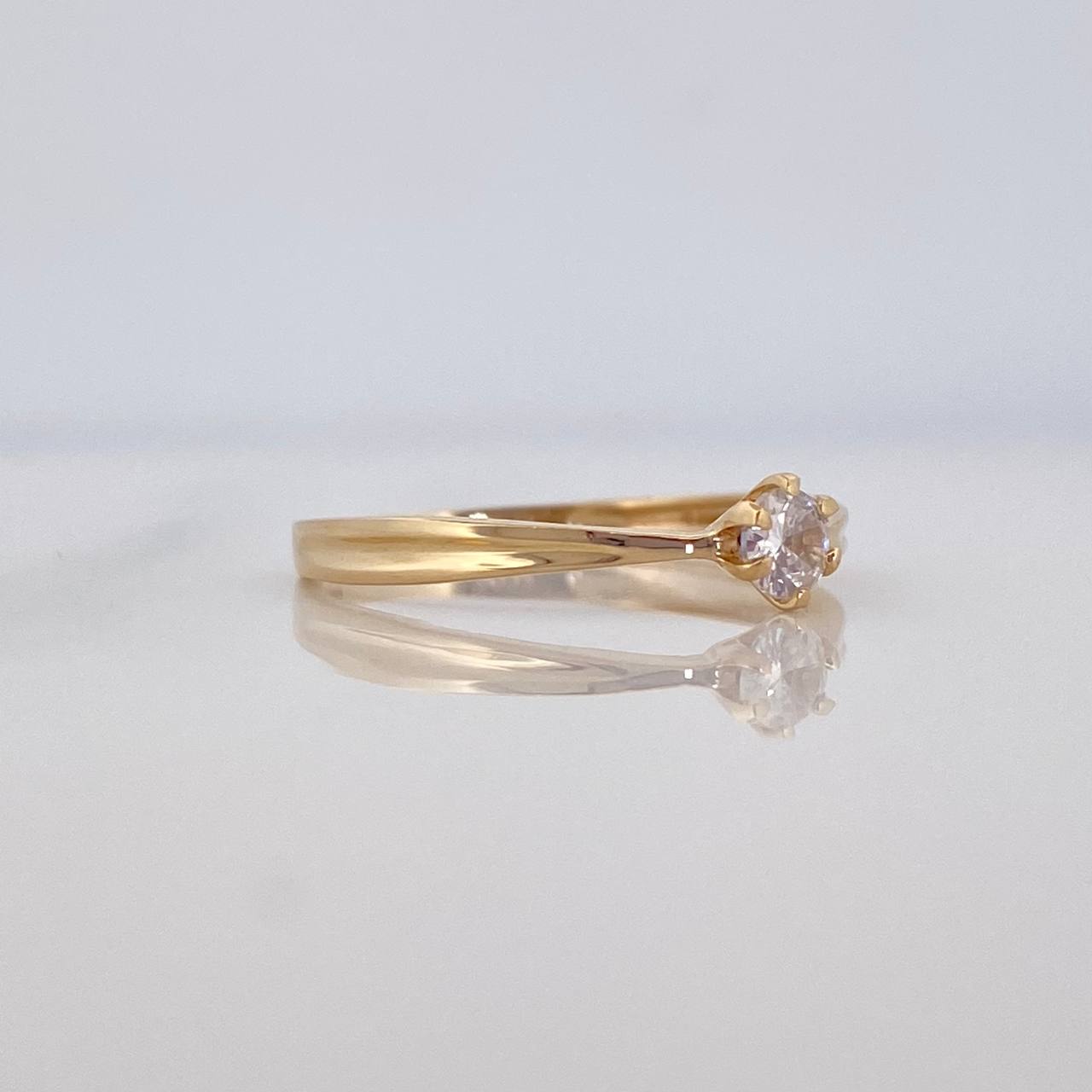 1.35 g Solitaire Ring / T6 18K Yellow Gold