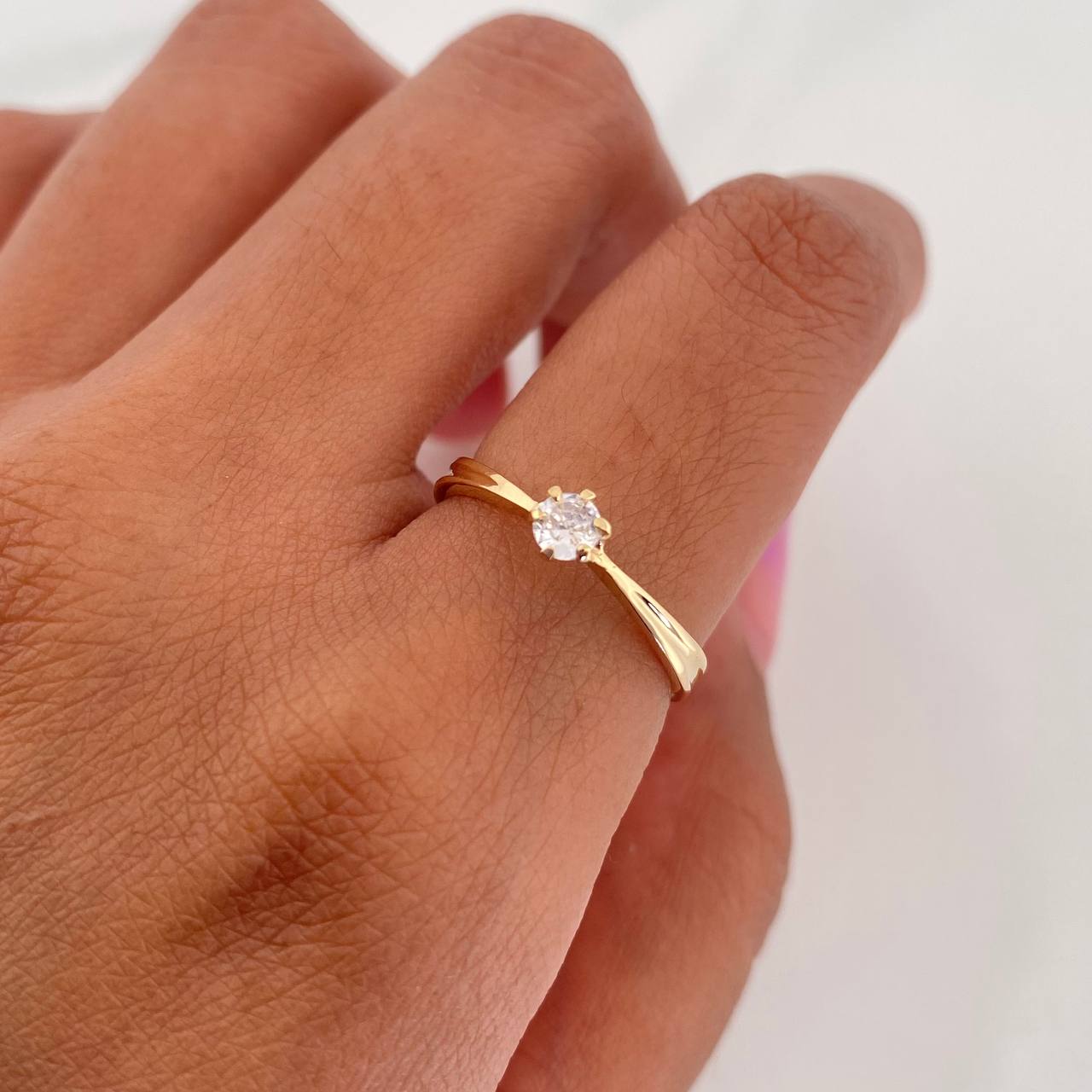 1.35 g Solitaire Ring / T6 18K Yellow Gold