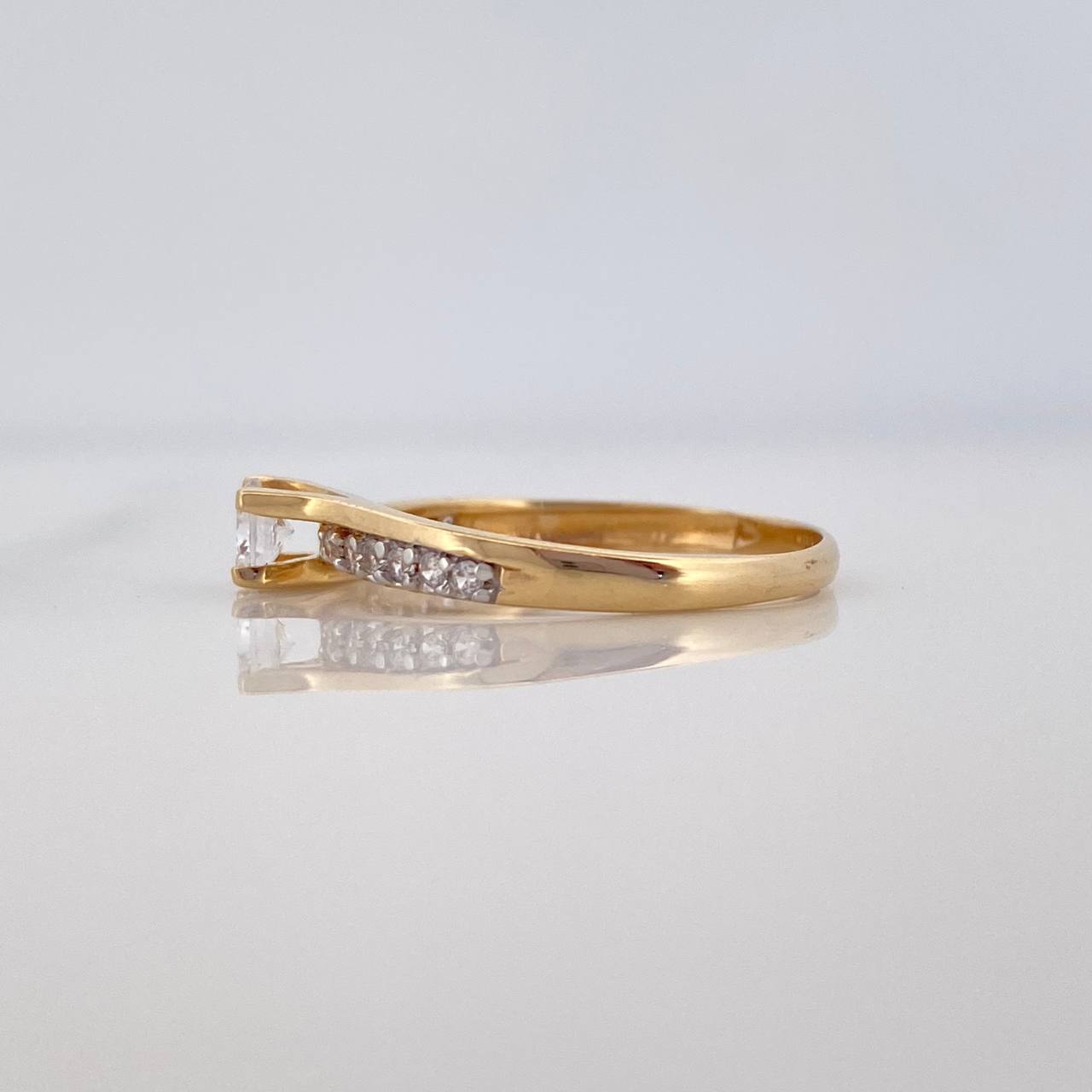 Solitaire Ring Inverted Line 1.7 g / T6 Two Yellow White Gold 18K