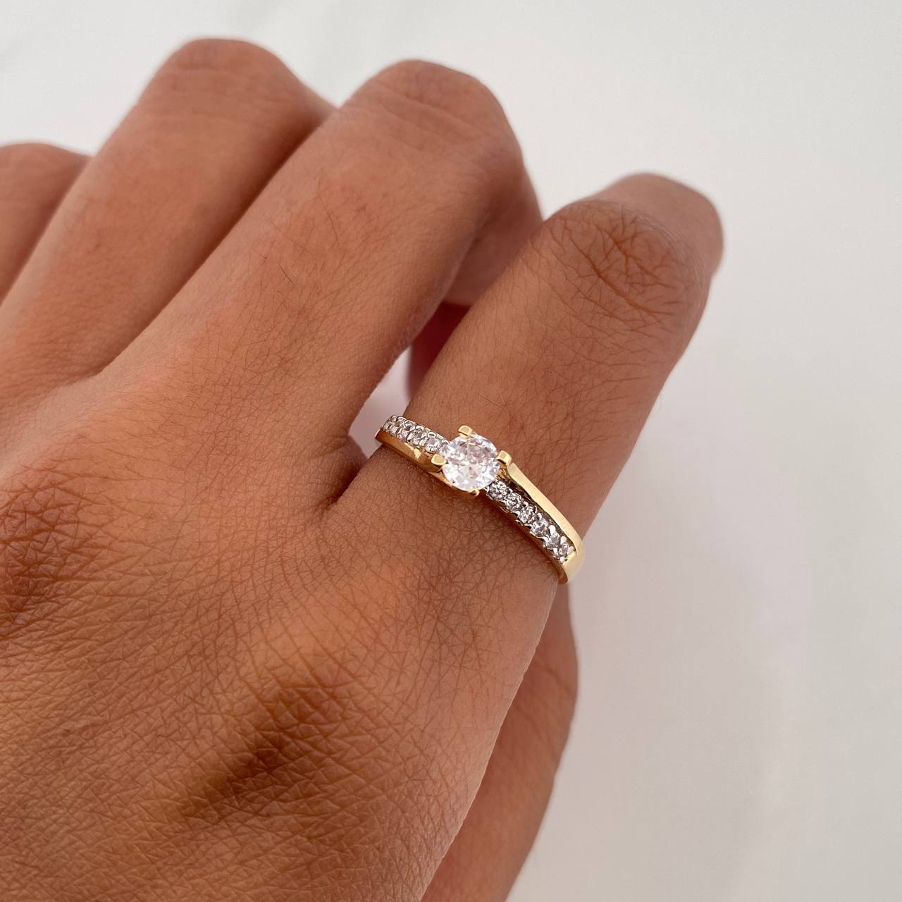 Solitaire Ring Inverted Line 1.7 g / T6 Two Yellow White Gold 18K