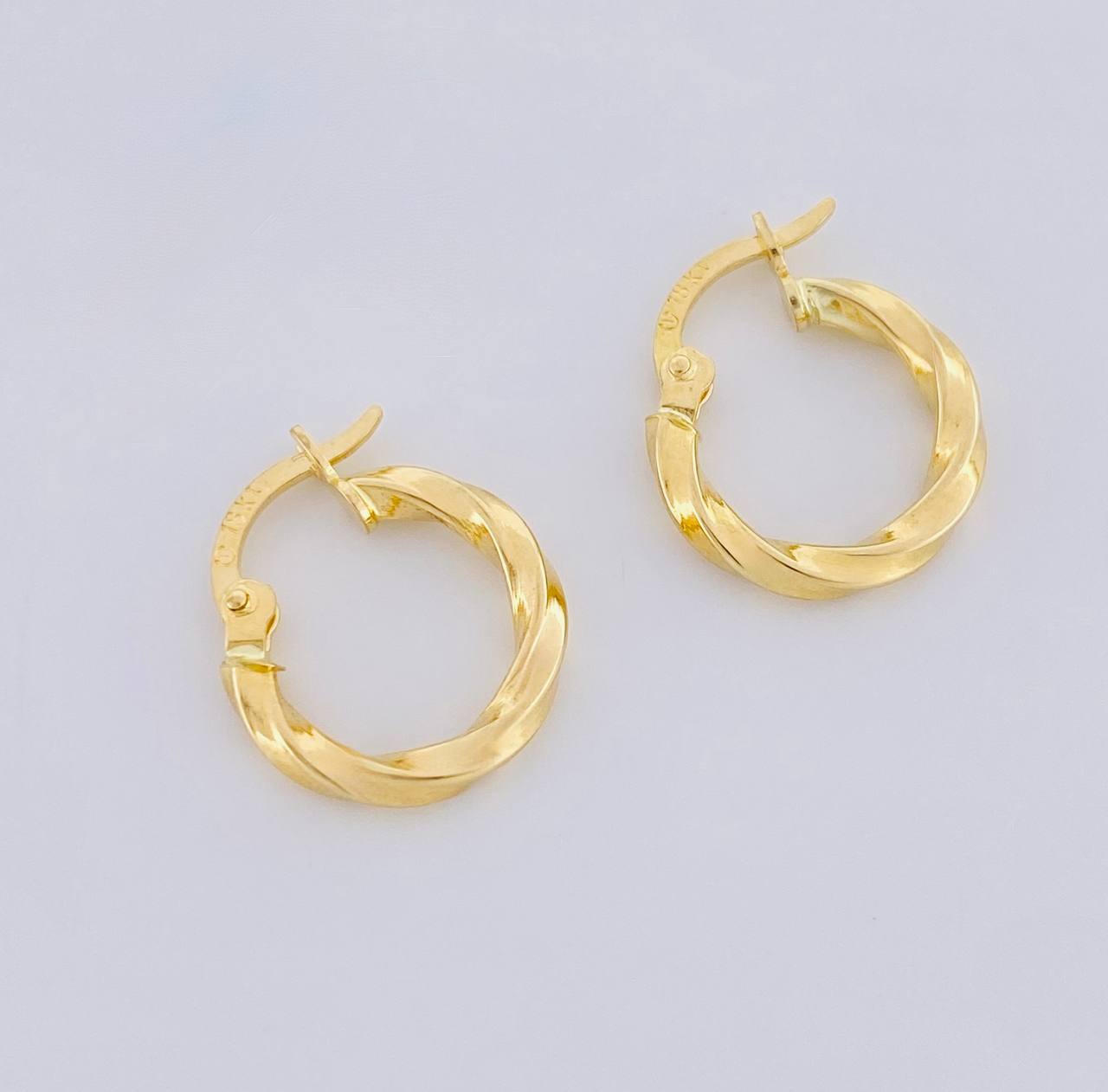 Candongas Kari 1.05g / 3/4 in Oro Amarillo 18K