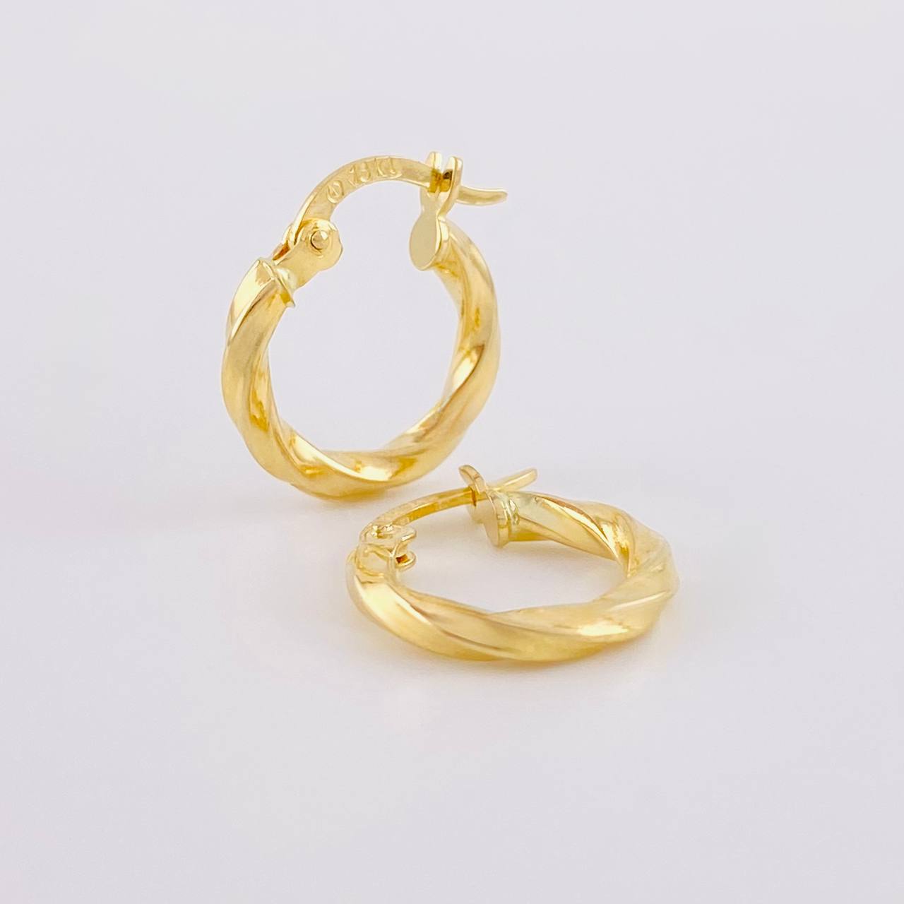 Candongas Kari 1.05g / 3/4 in Oro Amarillo 18K