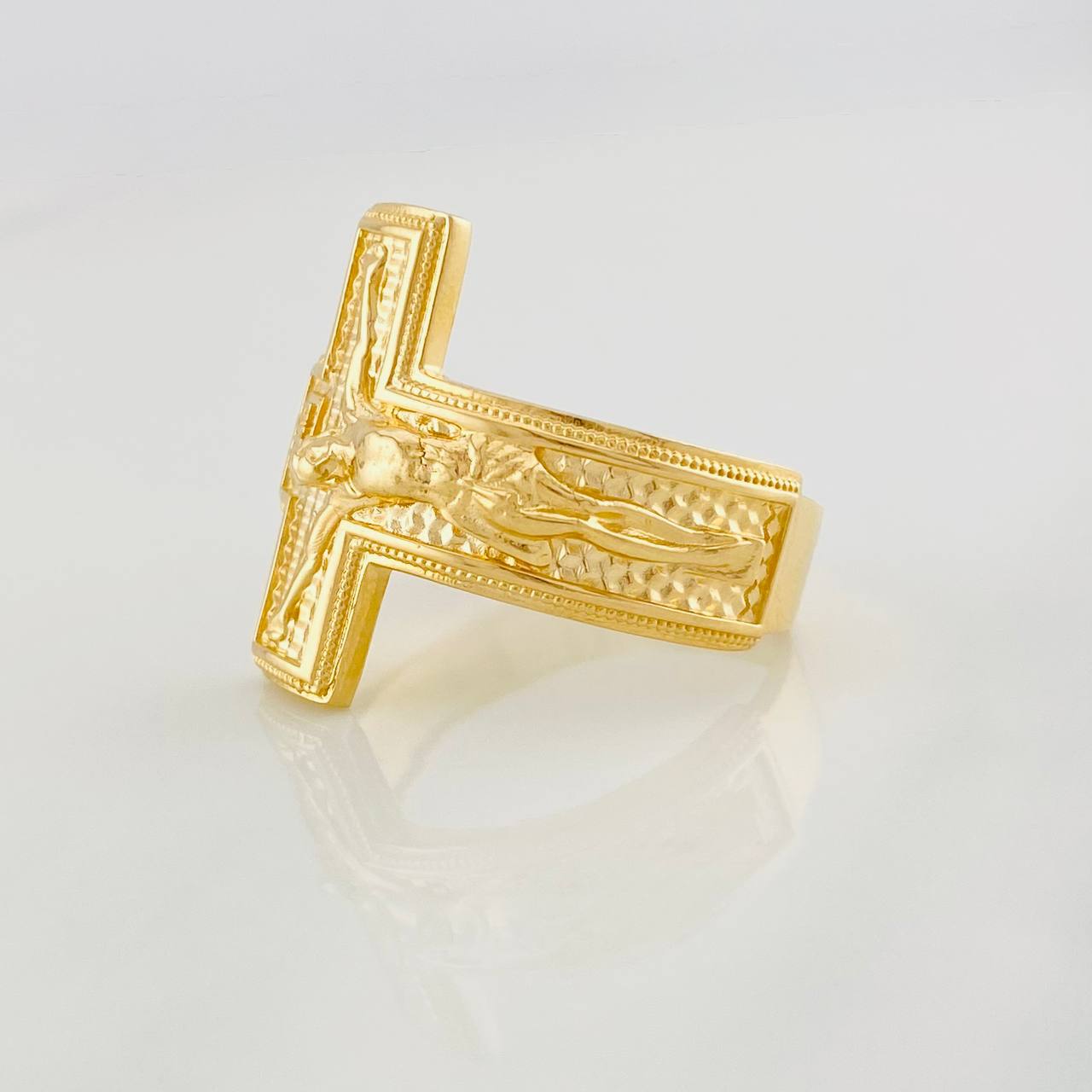 Anillo Cruz Cristo 6.70g / T9 1/2 Oro Amarillo 18K