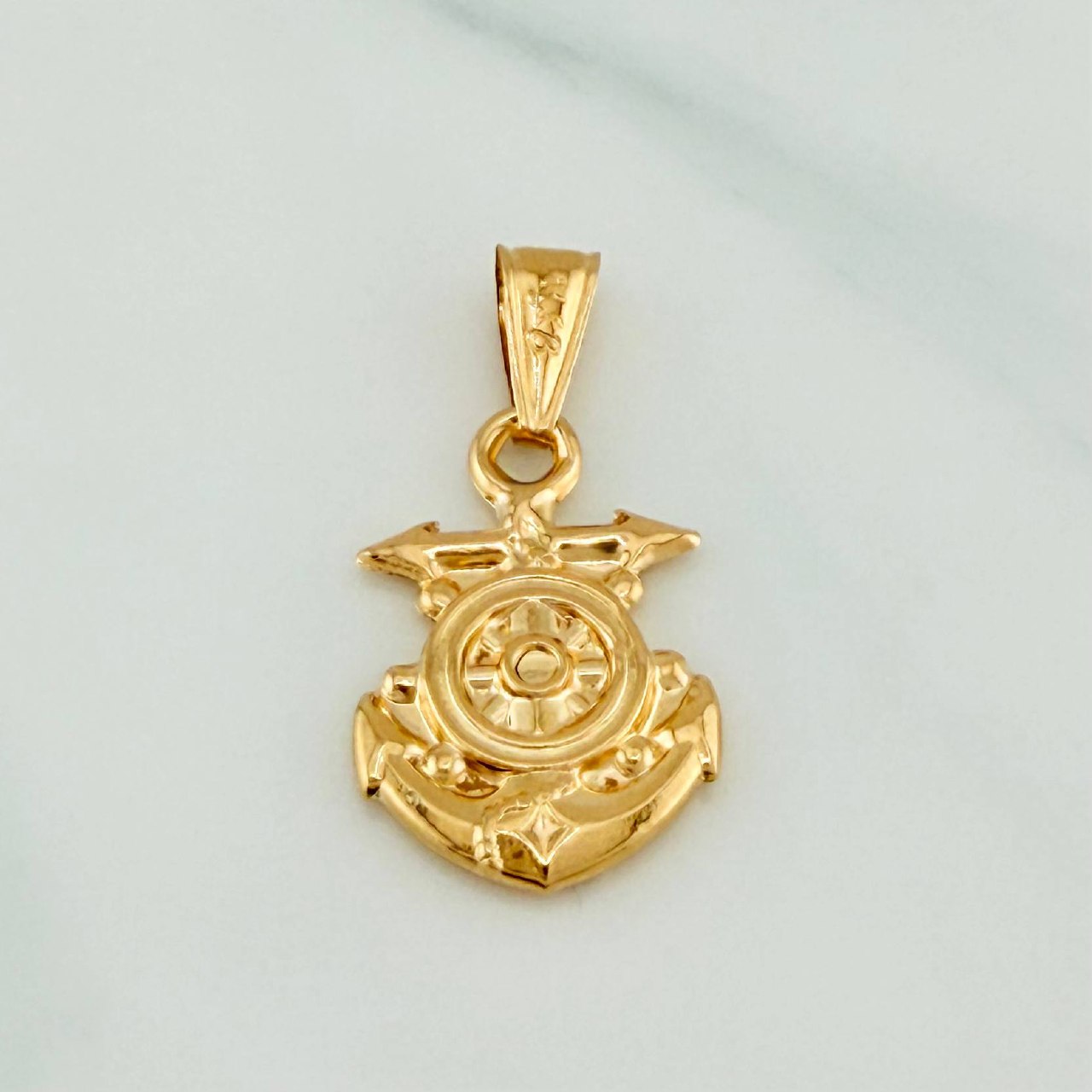 Pendant Anchor Helm 1.4 g / 1 1/4 in 18K Yellow Gold