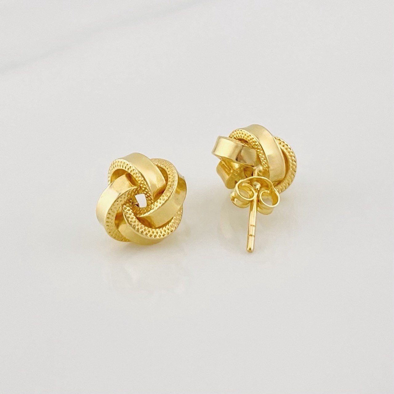 Stud Earrings Nudo 1.6g / in / 9.2mm Yellow Gold 18K