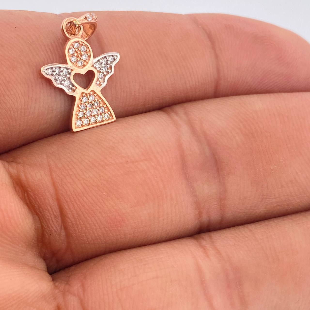 Dije Angel Corazon 1.65gr / 3/4 in / Dos Oros Amarillo Blanco 18K &
