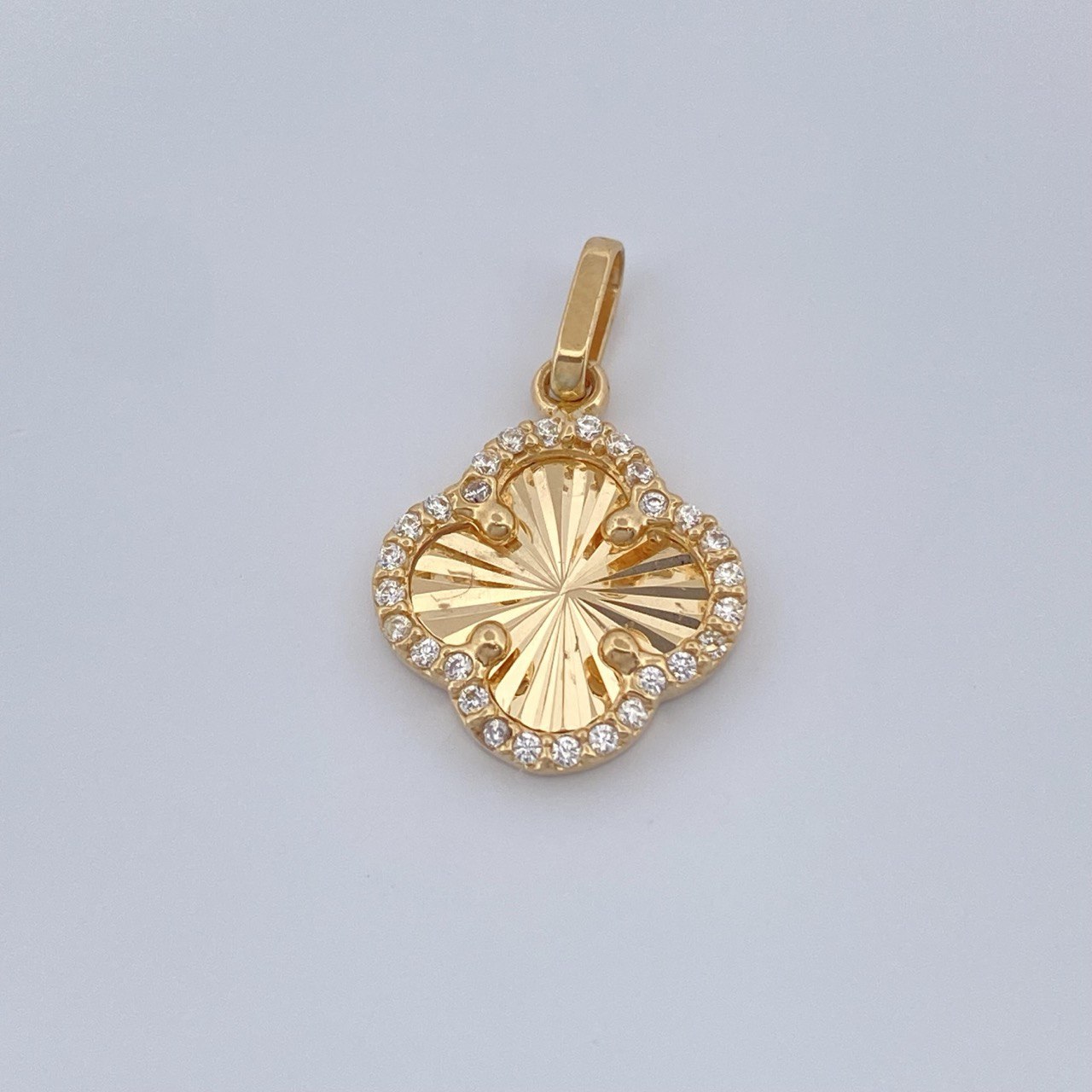 Dije Trebol 1.25gr / 3/4 in / Oro Amarillo 18%