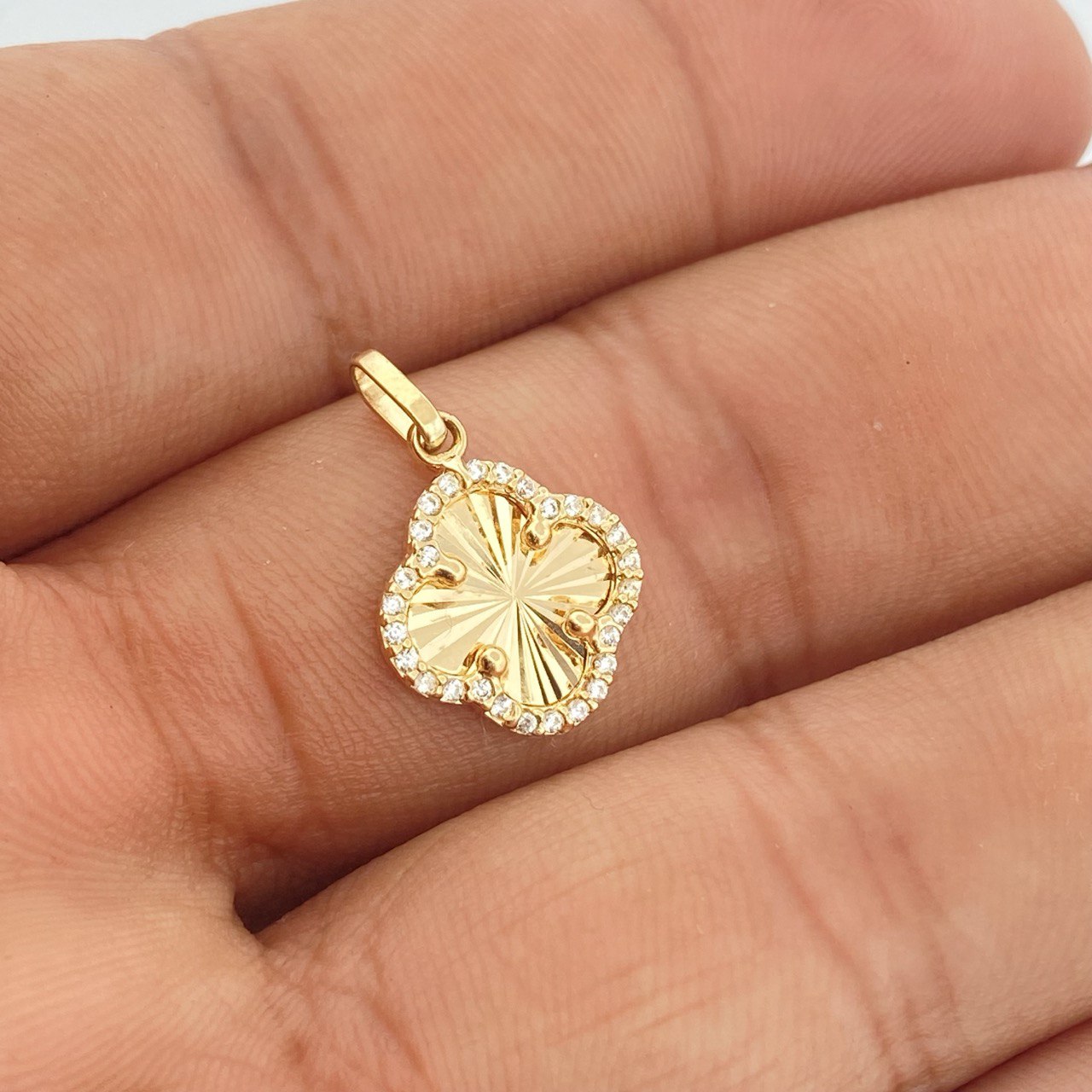 Dije Trebol 1.25gr / 3/4 in / Oro Amarillo 18%