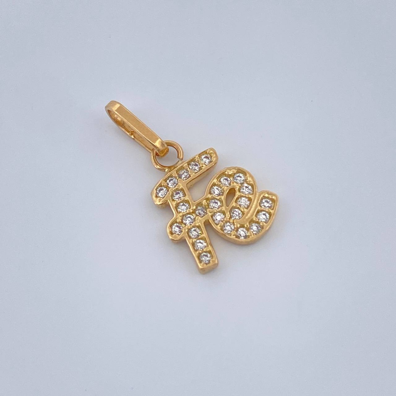 Dije Fe 0.95gr / 3/4 in / Oro Amarillo 18K &