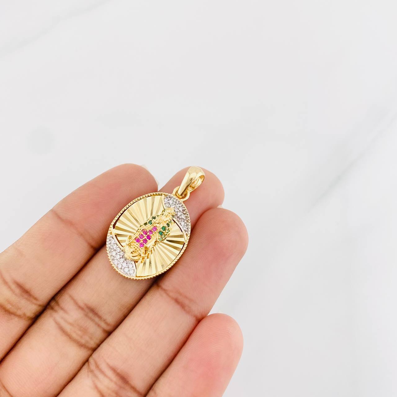 Dije Virgen de Guadalupe 4.6g / 1 1/4 in Dos Oros Amarillo Blanco 18K