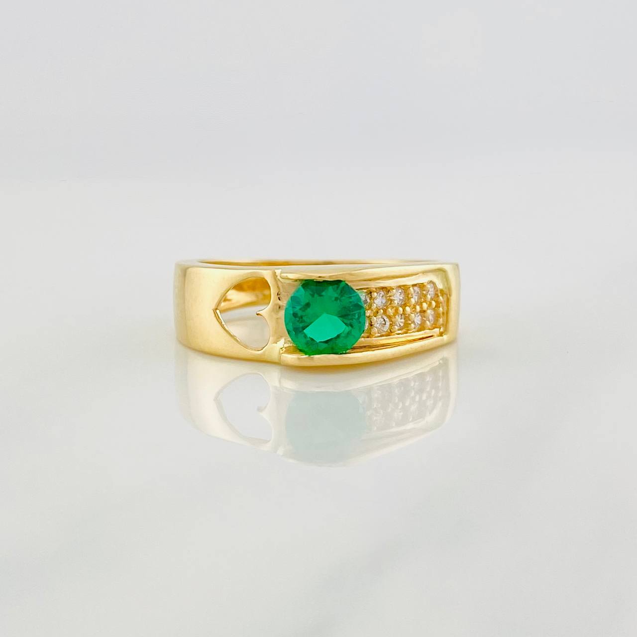 Anillo Solitario Corazon 3.8g / T6 3/4 Oro Amarillo 18K