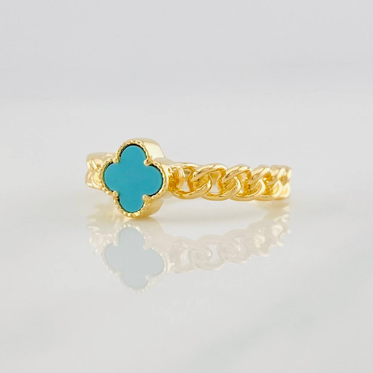 Anillo Trebol Cubana 2.85g / T6 1/4 Oro Amarillo 18K