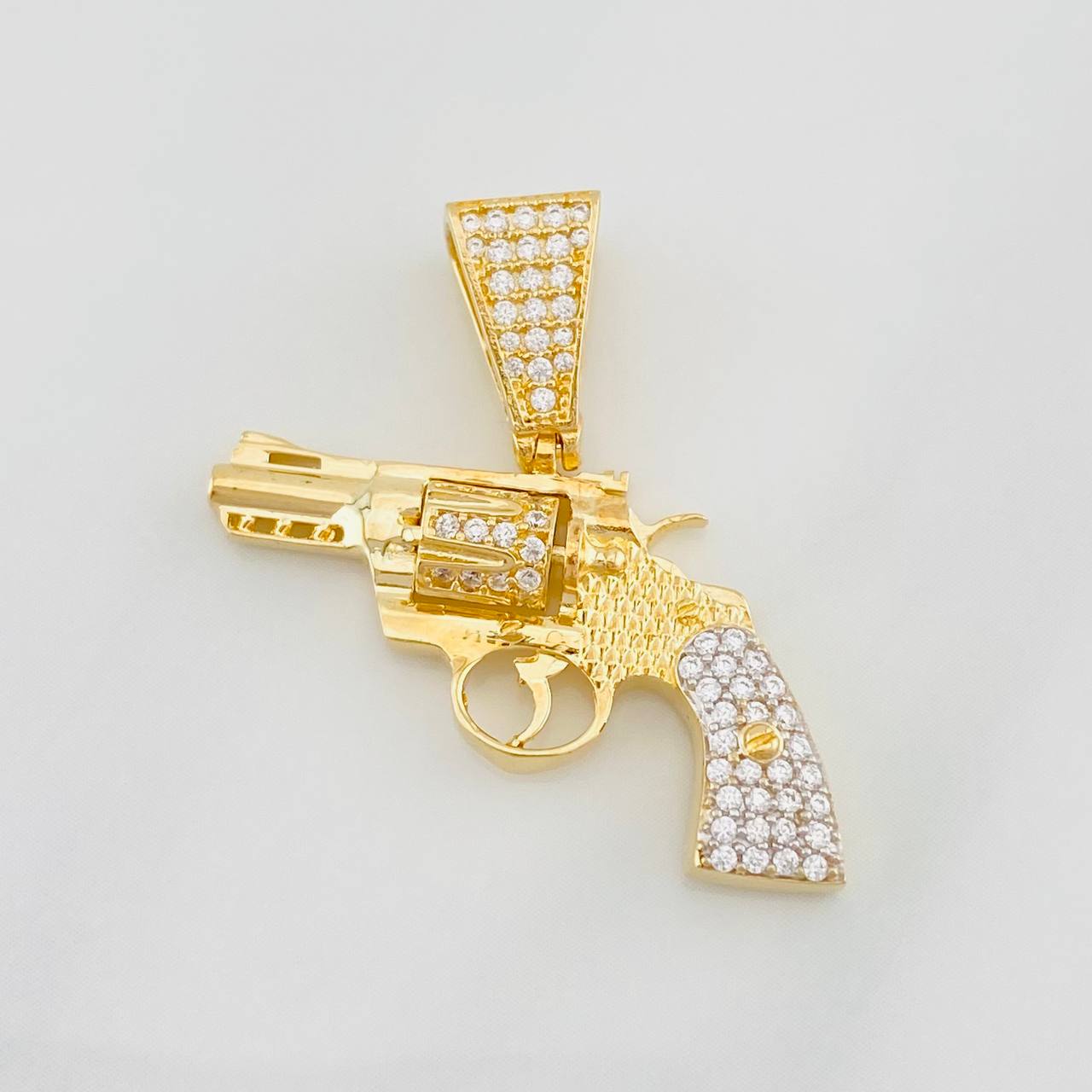 Dije Revolver 4.05g / 3/4 in Dos Oros Amarillo Blanco 18K