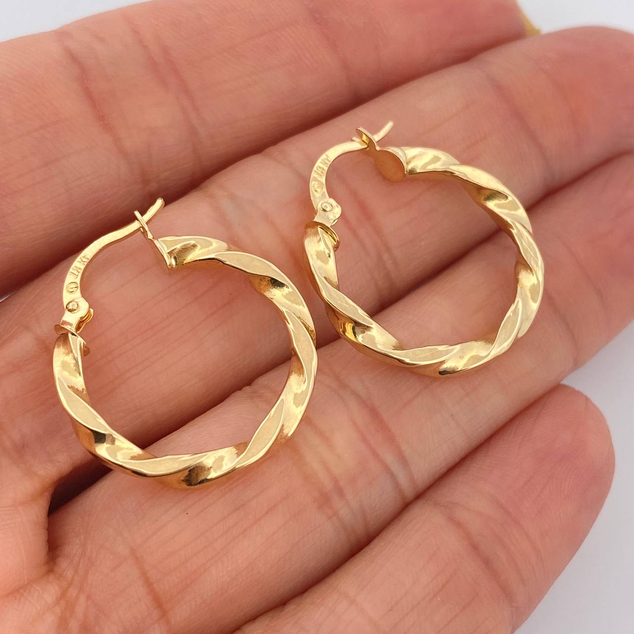 Candongas Milu 1.8gr / 1 in / Oro Amarillo 18K $