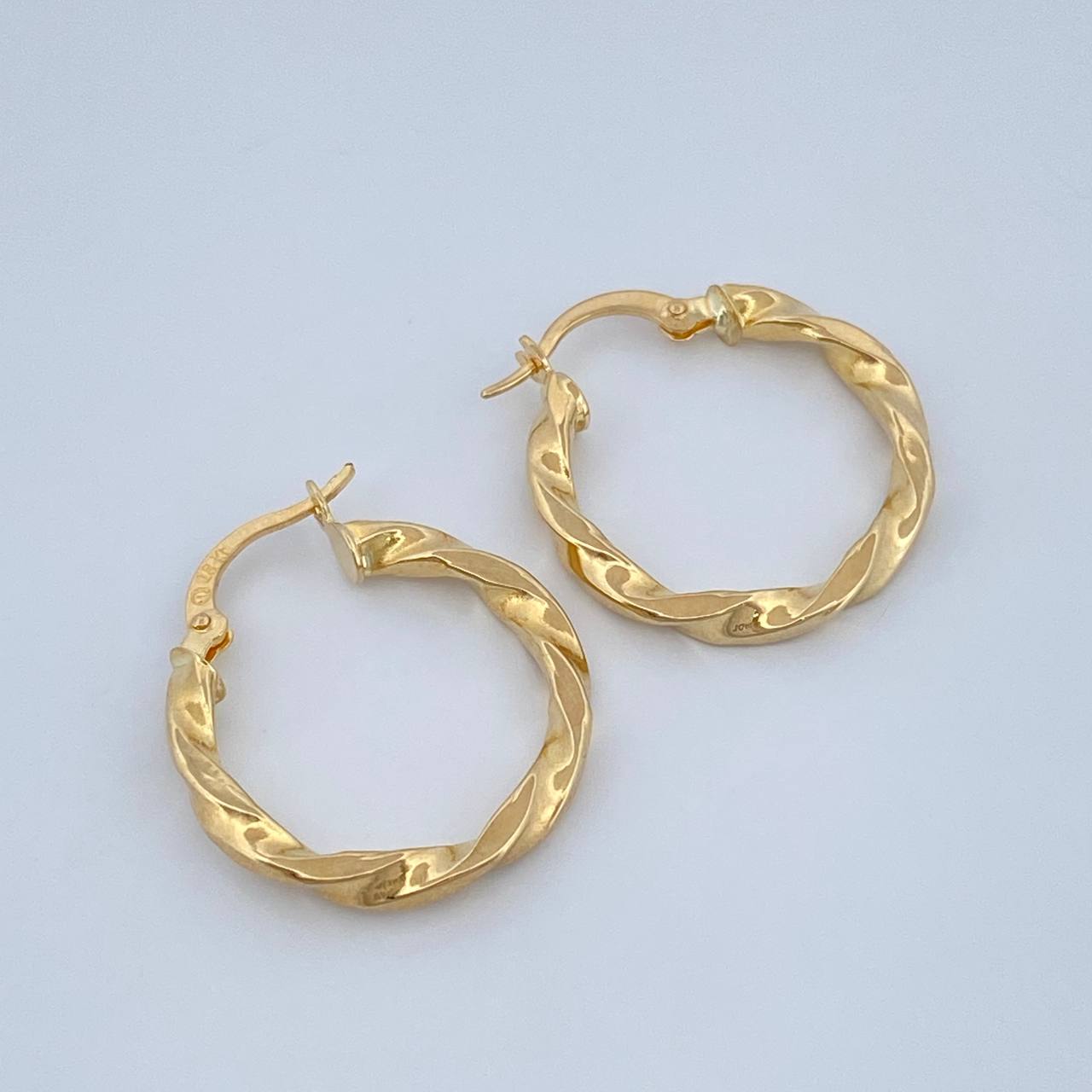 Candongas Milu 1.8gr / 1 in / Oro Amarillo 18K $