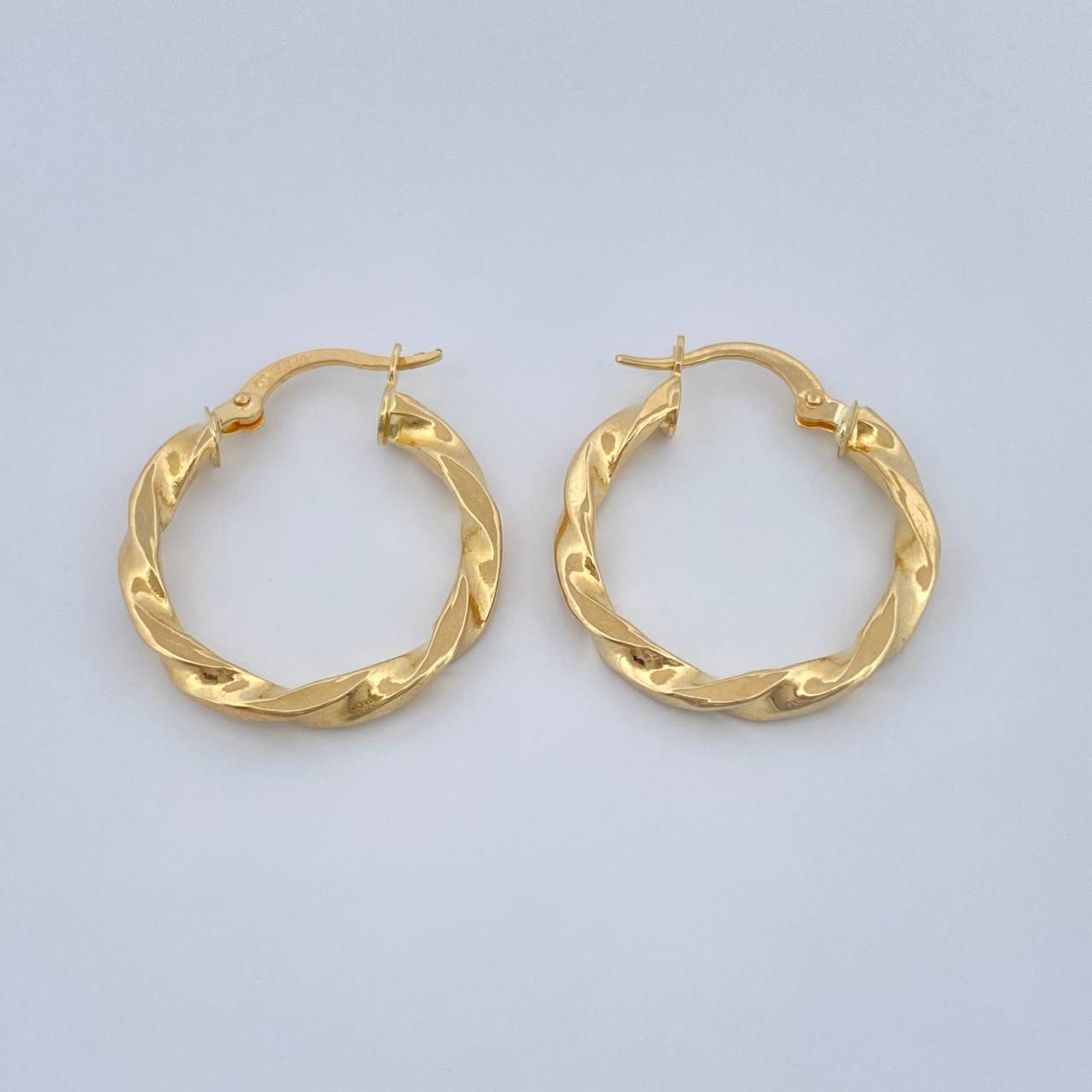 Candongas Milu 1.8gr / 1 in / Oro Amarillo 18K $