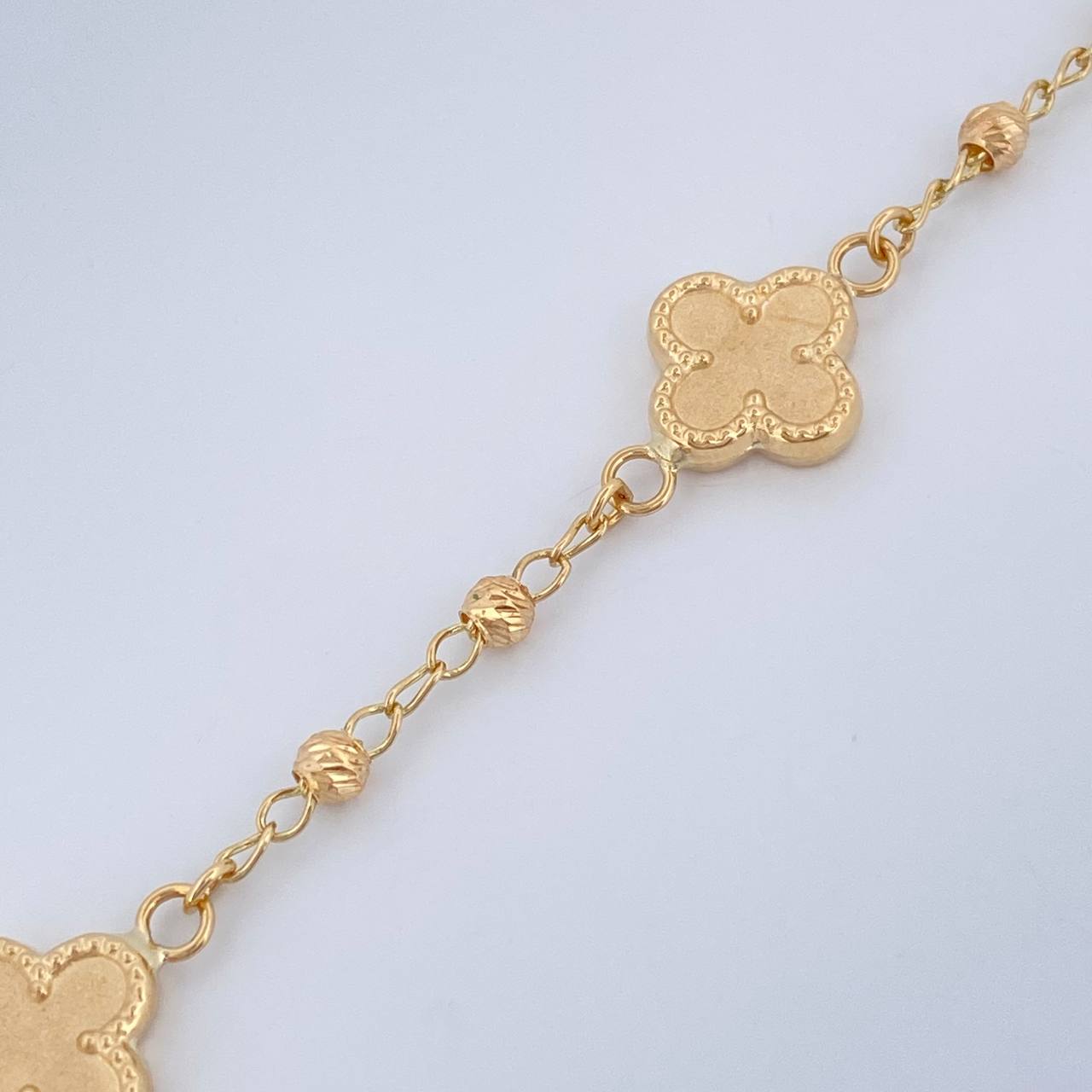 Pulso Trebol Espiga 3.95gr / 7 1/2 in / 3mm Oro Amarillo 18K &