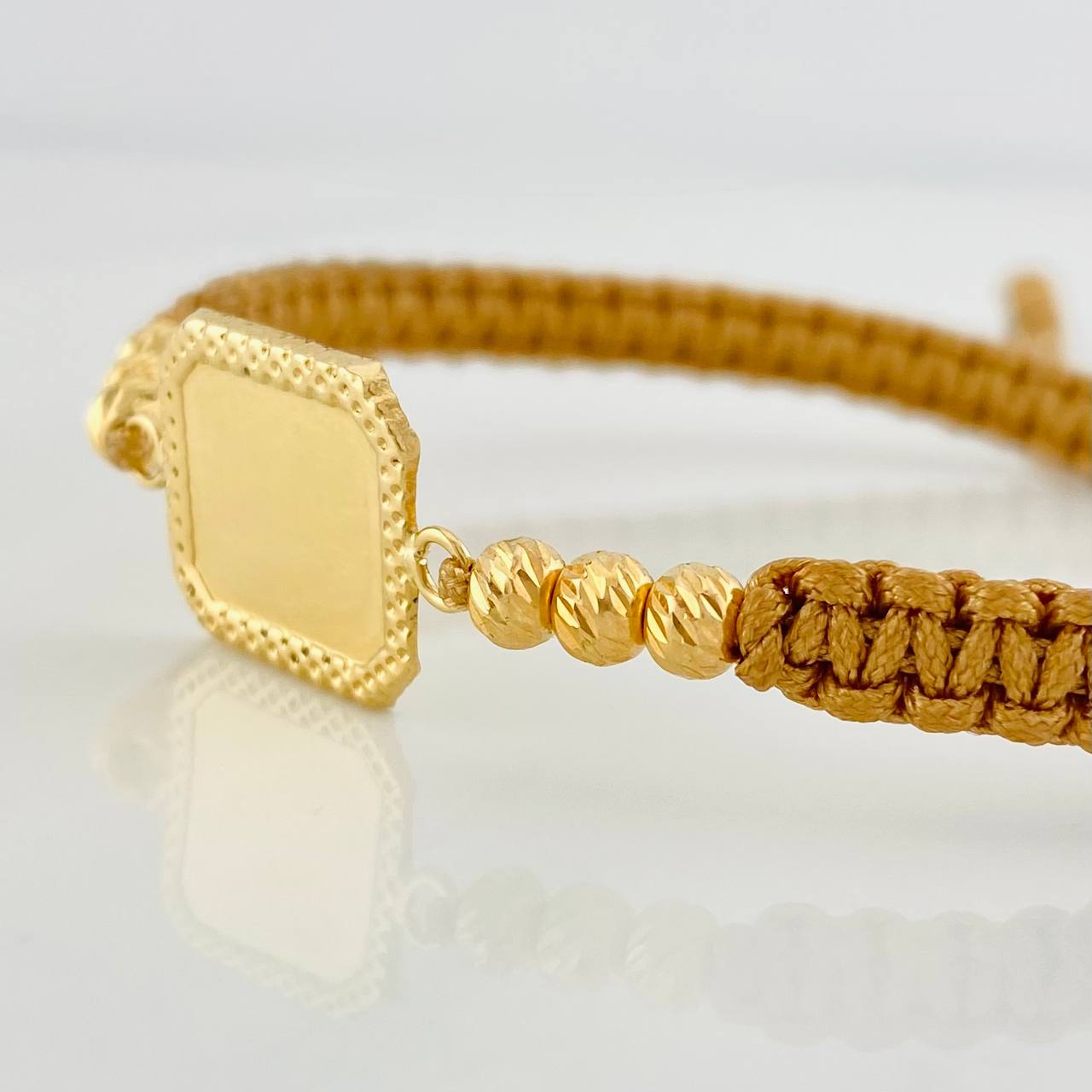 Pulsera Tejida Caqui Placa Cuadrada Punteada Oro Amarillo 18K