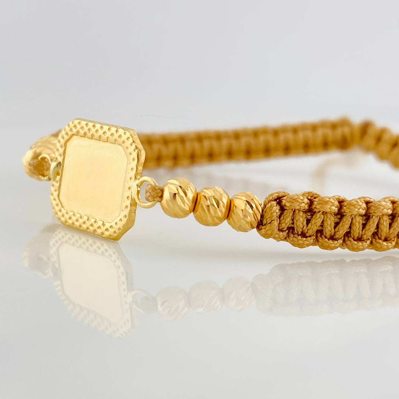 Pulsera Tejida Caqui Placa Cuadrada Punteada Oro Amarillo 18K