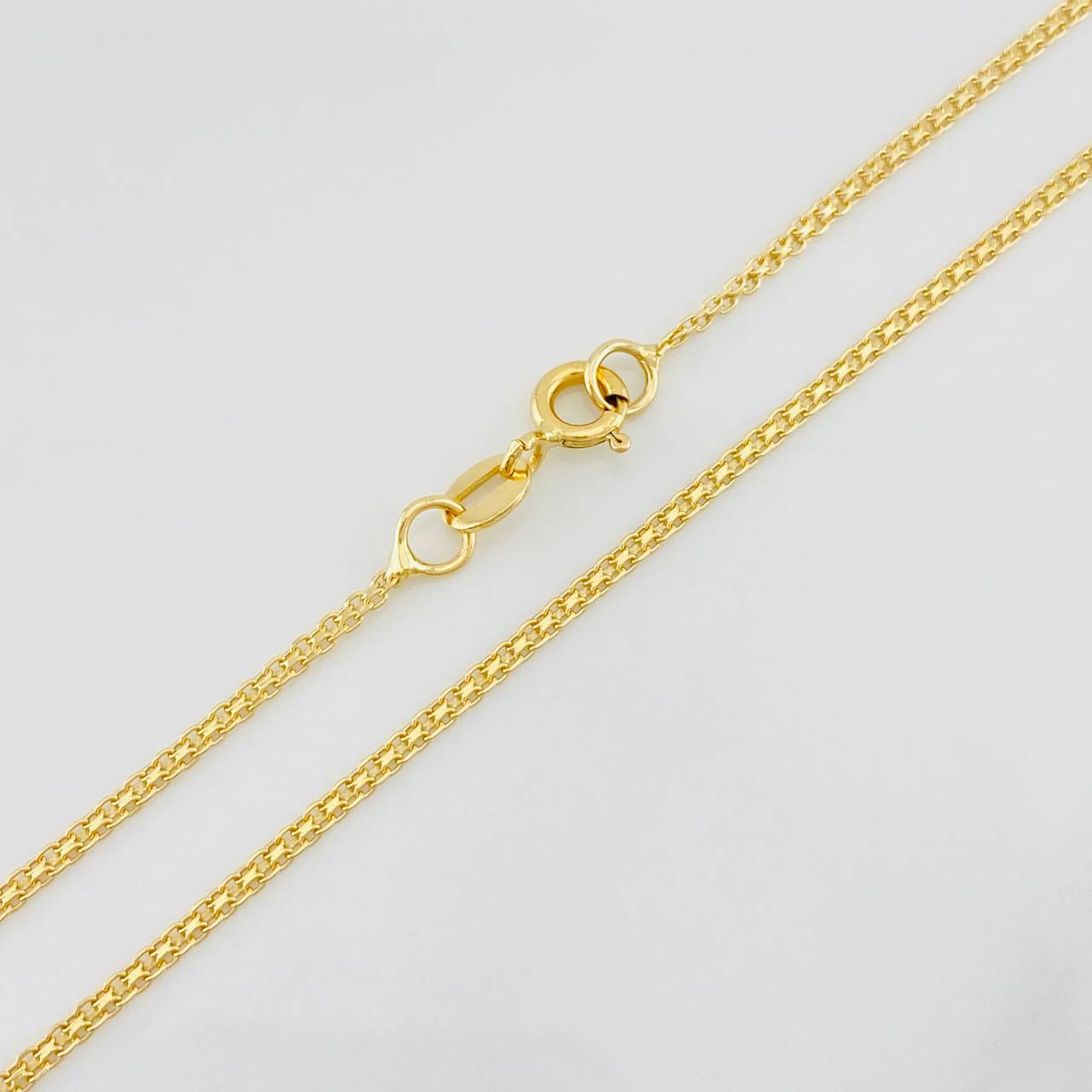 Cadena China 3.3g / 24 in / 1.4mm Oro Amarillo 18K