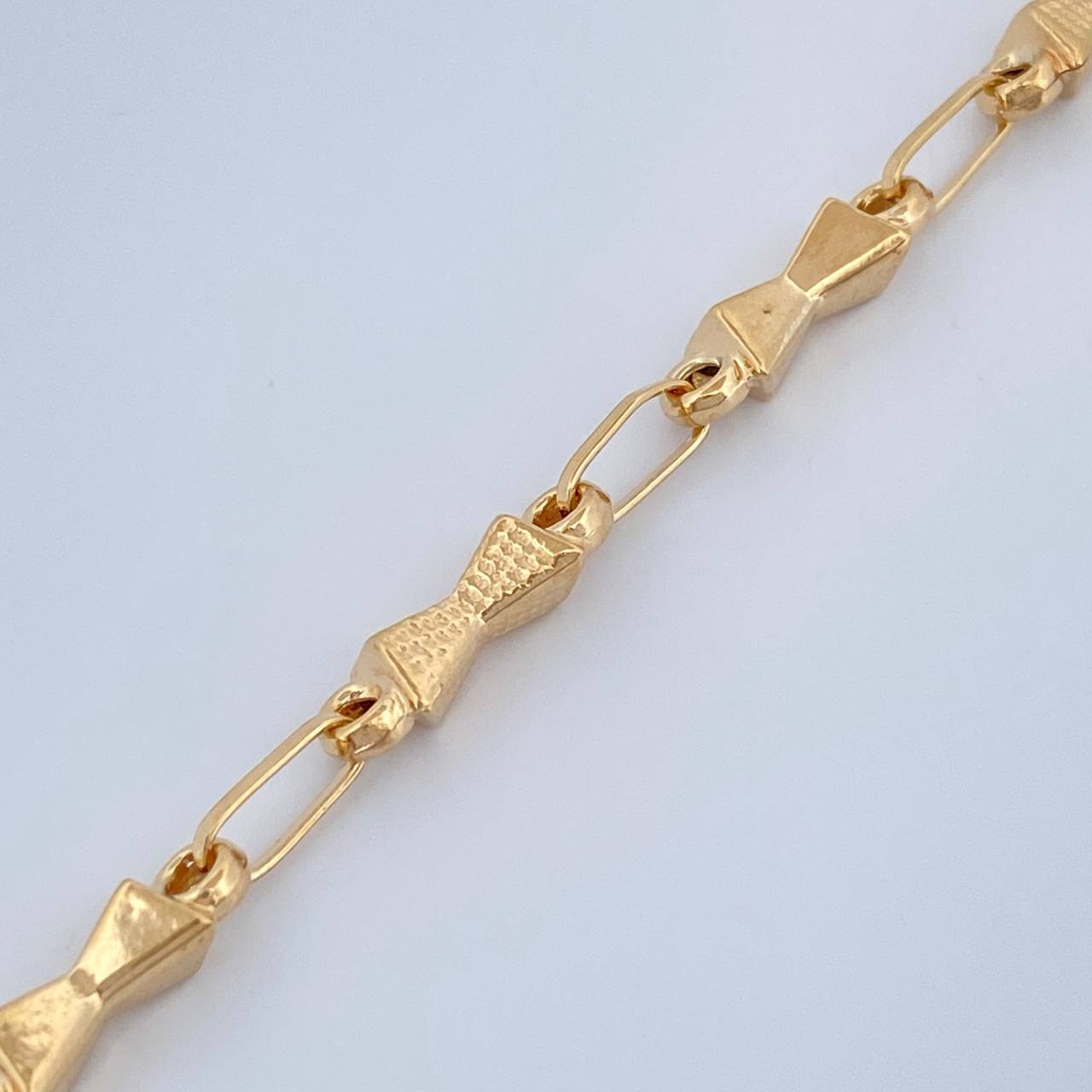 Pulso Rustica Reloj De Arena 4.15gr / 8 1/2 in / 4.15mm Oro Amarillo 18K $