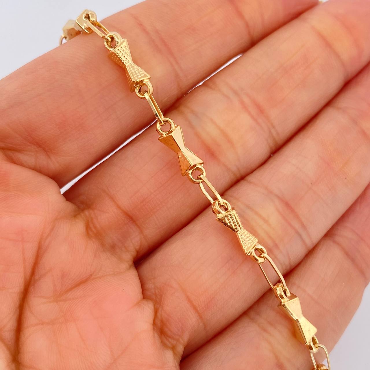 Pulso Rustica Reloj De Arena 4.15gr / 8 1/2 in / 4.15mm Oro Amarillo 18K $