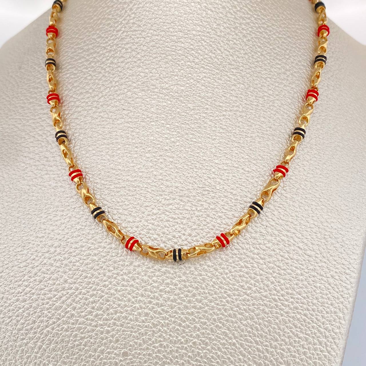 Cadena Rustica Infinitos 28.5gr / 24 1/2 in / 3.4mm Oro Amarillo 18K $