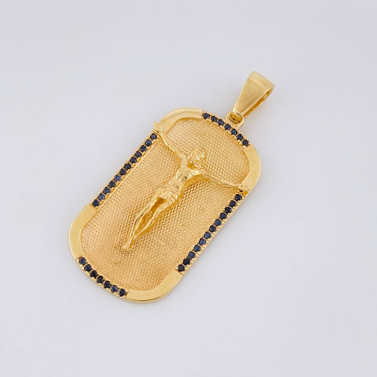 Dije Cristo Placa 9.75g / 2 in Oro Amarillo 18K
