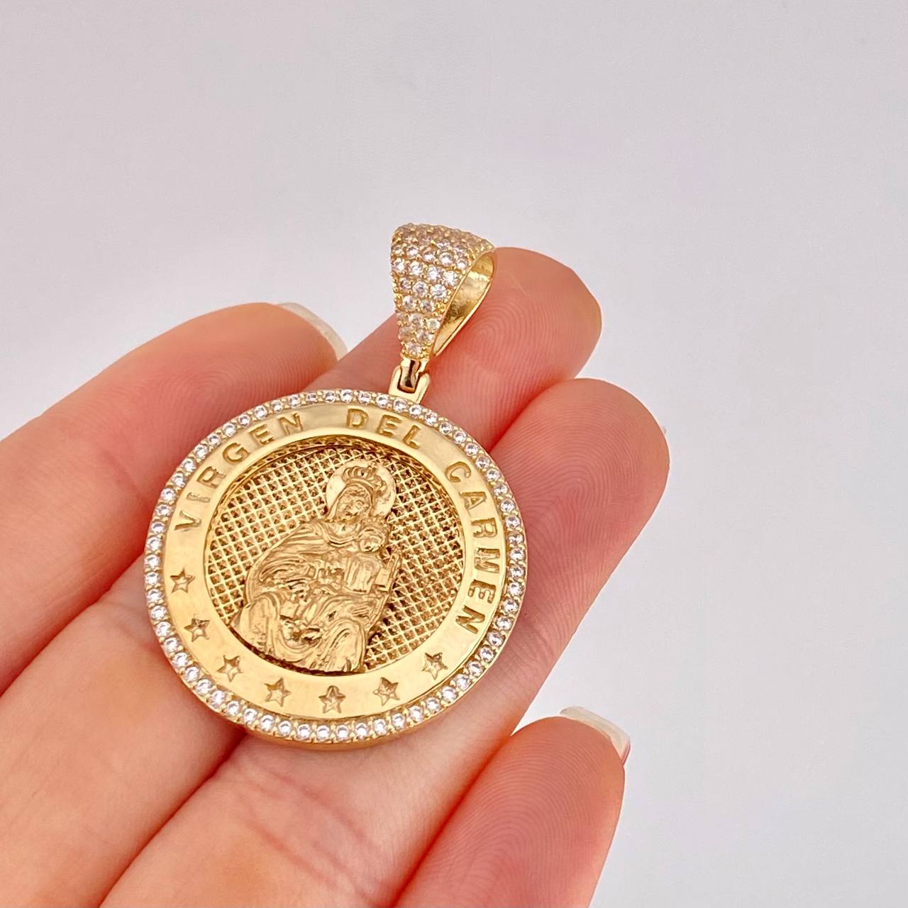 Pendant Medal Virgin Guadalupe 13.3g / 1 3/4 in 18K Yellow Gold