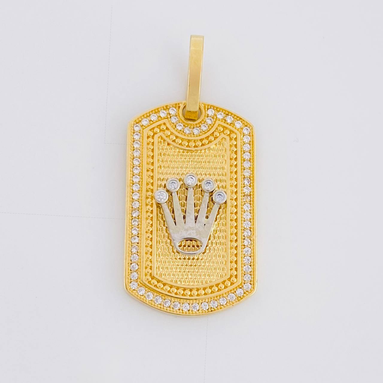 Dije Placa Corona 7.05g / 1 1/2 in Dos Oros Amarillo Blanco 18K