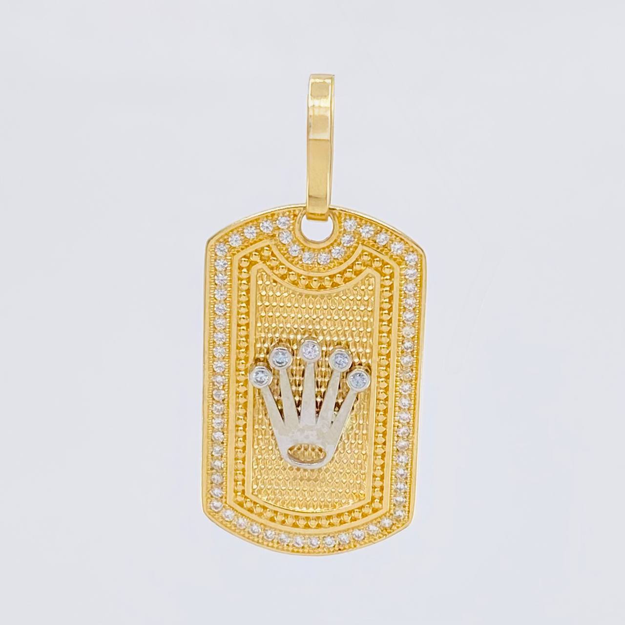 Dije Placa Corona 7.05g / 1 1/2 in Dos Oros Amarillo Blanco 18K
