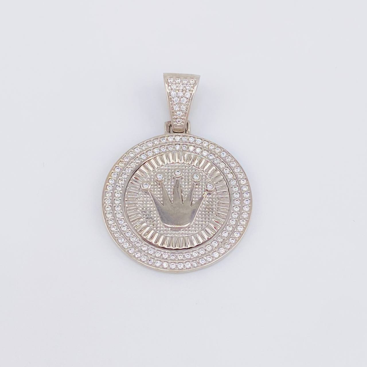 Dije Medalla Corona 6.55g / 1 1/2 in Oro Blanco 18K