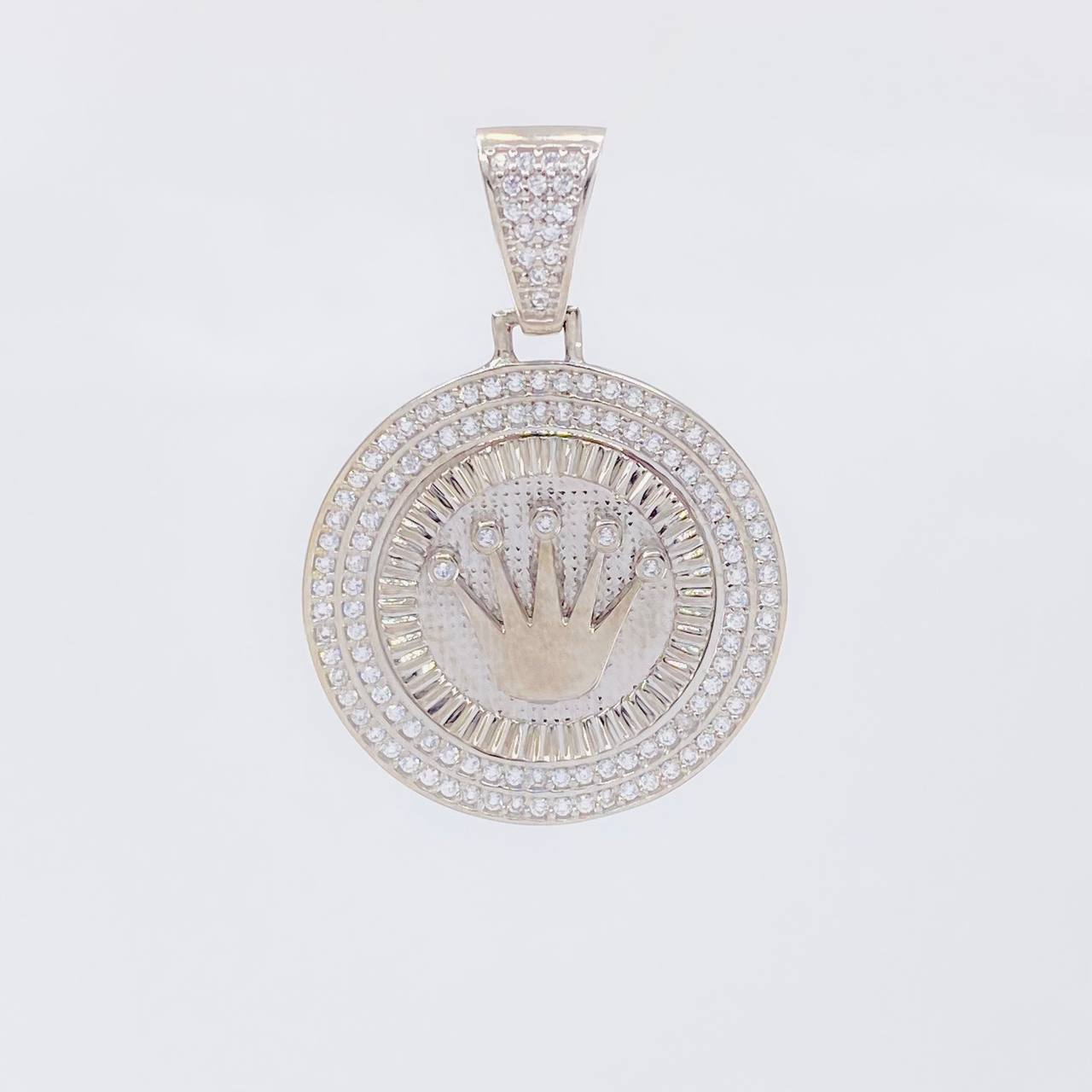 Dije Medalla Corona 6.55g / 1 1/2 in Oro Blanco 18K