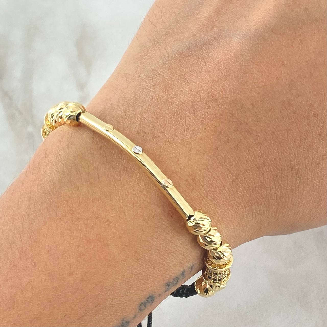 Black Bracelet Charm Cylinder Trio of Nails 5.75gr / 6mm Beads Diamond Cut 10 units Cylinders 2 units Three 18K Gold ©