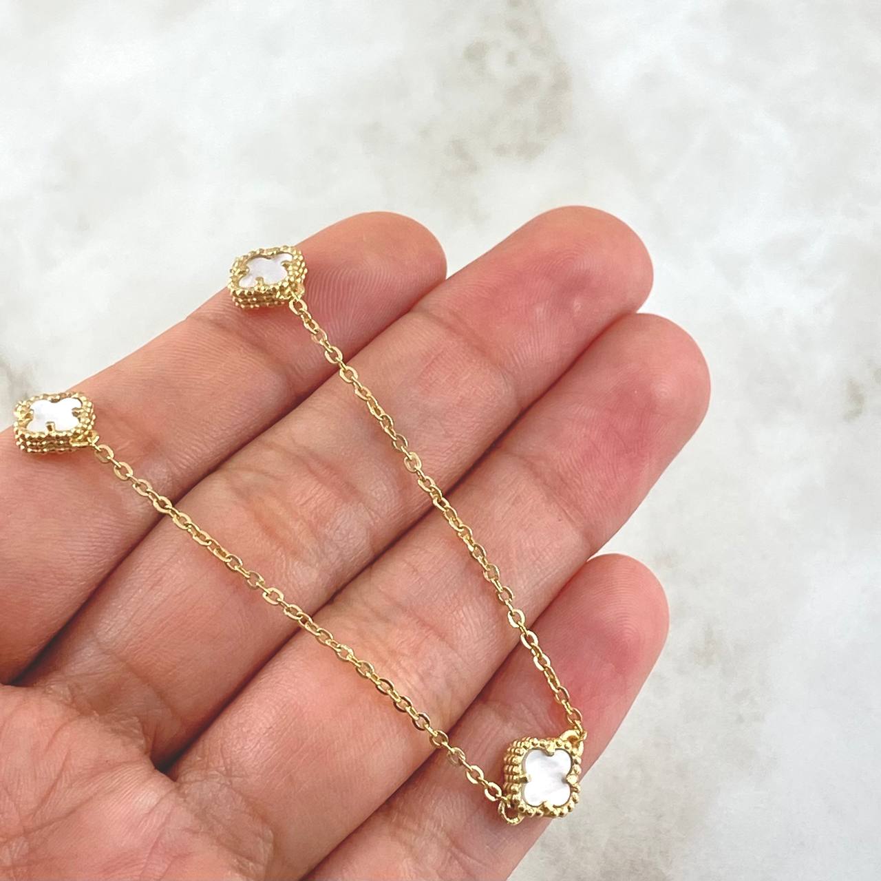 Cadena Aro Seguido Trebol VCyA 6.3gr / 45cm / 1.5mm Nacar Blanco Punteado Oro Amarillo  18K