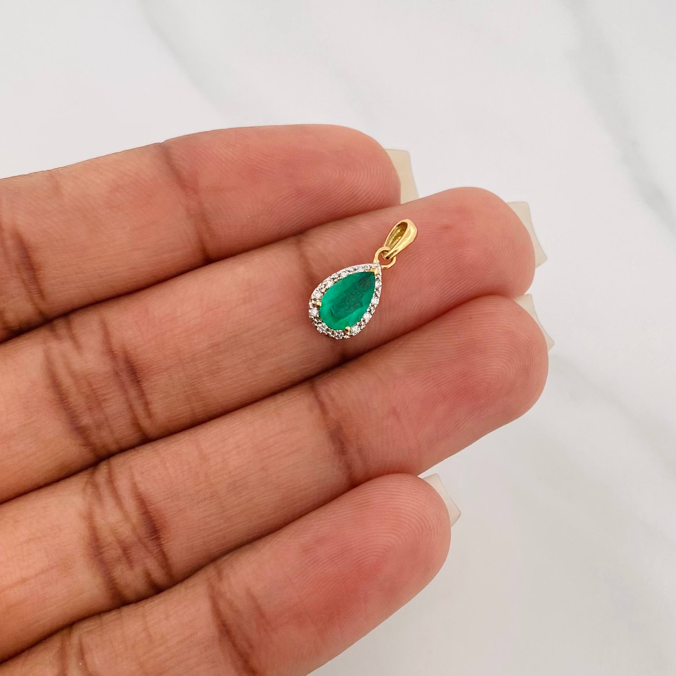 Pendant Drop Halo Emeralds 0.85 g / 1/2 in Two Yellow White Gold 18K
