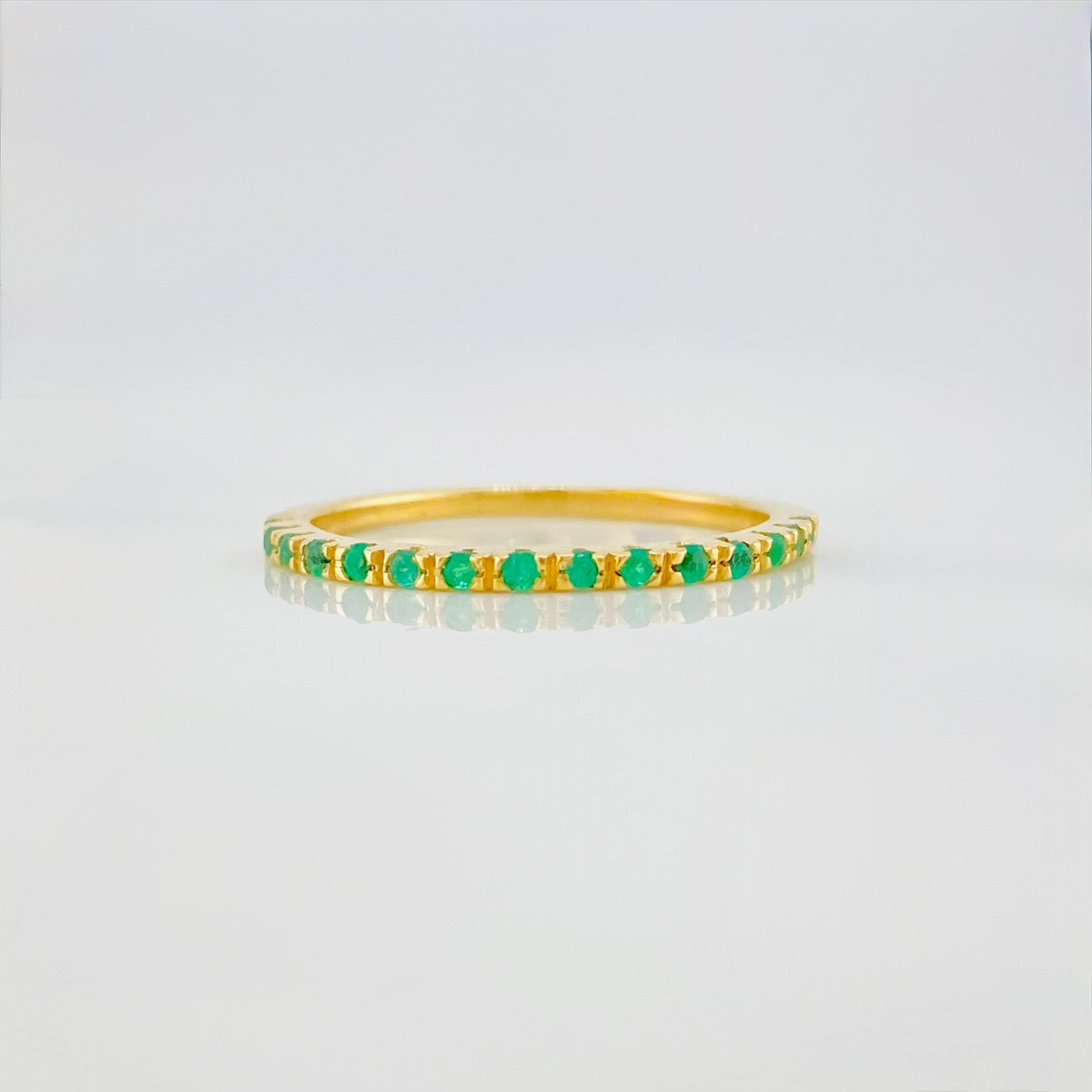 Anillo Churumbela Esmeraldas 15 Pts 1.5 g / T6 Oro Amarillo 18K